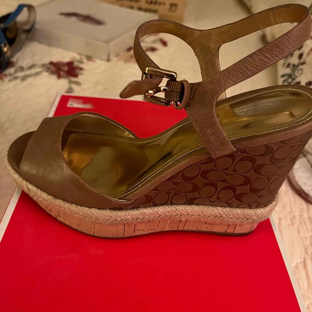 Authentic Coach Gwen Goat -6.5 M